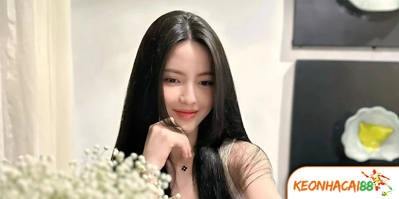 Chu Thanh Huyền - Từ Bạn Gái Đến Người Vợ Của Ngôi Sao Bóng Đá